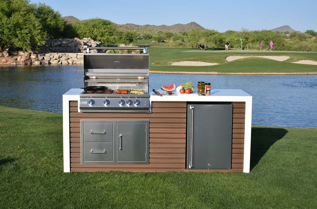 Outdoor Kitchen Island with Waterfall Edge – 32” Built-In Grill
